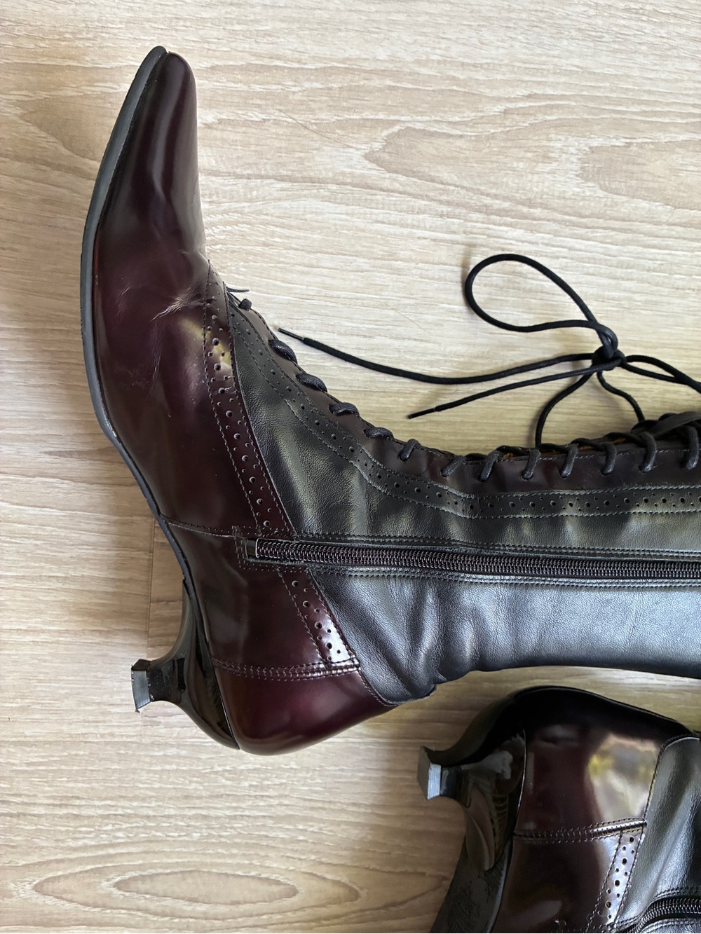 FLUEVOG- Half Truth Sherry, Black and purple Leather Lace-Up tall boots, size 9 - Picture 7 of 16